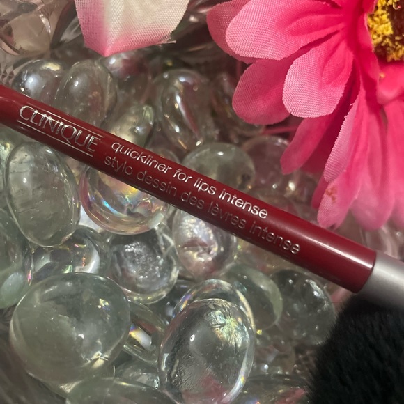 ⚜️3/$25⚜️ 💄BNWT CLINIQUE QUICKLINER FOR LIPS INTENSE💄06 INTENSE CRANBERRY💄 - Picture 3 of 5